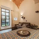 Via Roma 106